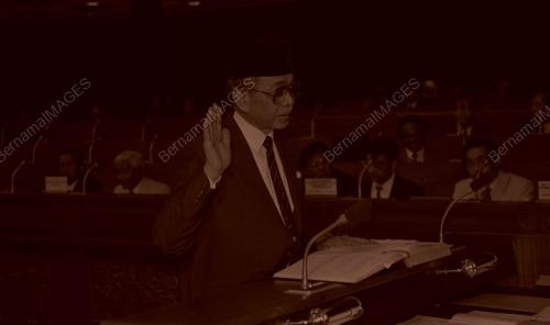 KL03_190390_SENATOR