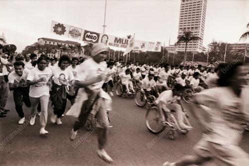 LARIAN 10KM MALAYSIA BERGERAK BERSAMA