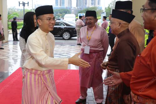 FAHMI FADZIL