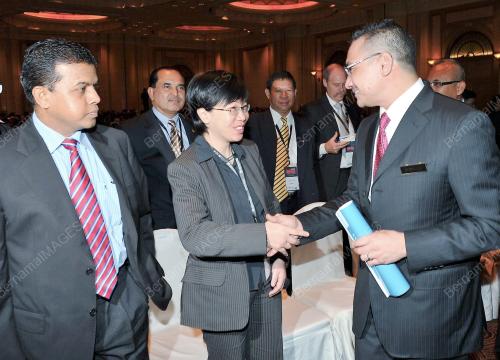 DATUK SERI HISHAMMUDDIN TUN HUSSEIN