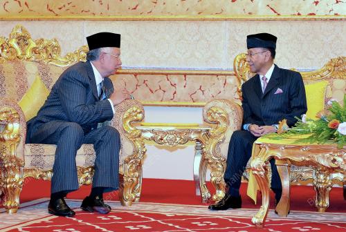 KL03_19102012_PM_AGONG_3
