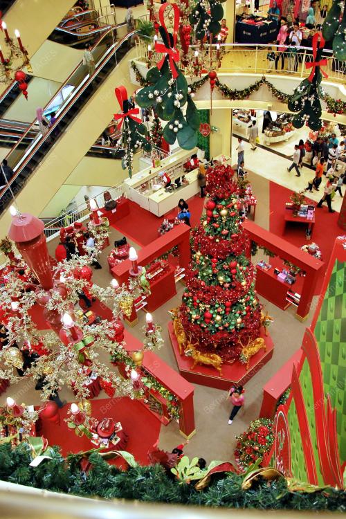 MENJELANG SAMBUTAN KRISMAS