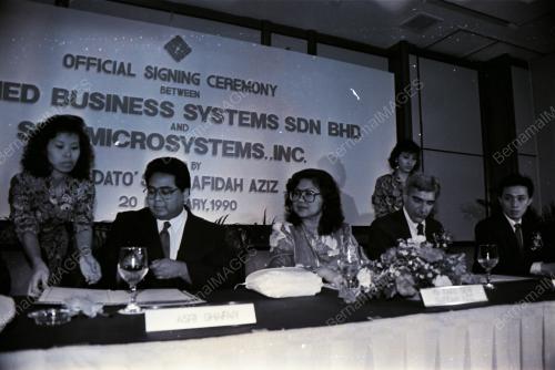 DATUK SERI RAFIDAH AZIZ