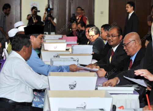 KL03_20042013_PRU13_GOMBAK