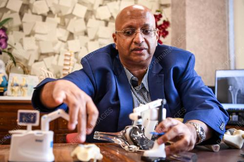 DR SUHAIL SURESH