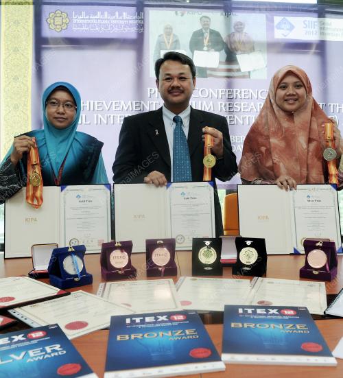 KL03_20122012_PENSYARAH_IIUM