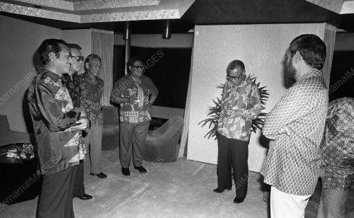 KL03_20783_MAKAN_MALAM_KURIBATI_15012015