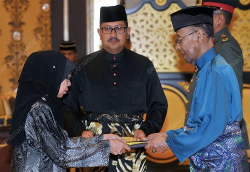KL03_21032016_AGONG