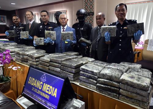 KL03_21032018_GANJA