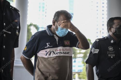 KES BALING MERCUN PADA ANGOOTA POLIS
