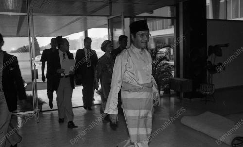 KL03_21283_PM_DI_PARLIMEN_06022015