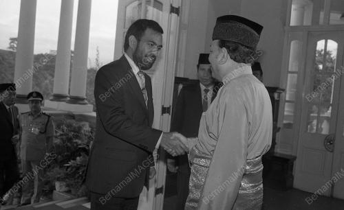 KL03_21283_PRESIDEN_KIRIBATI_06022015