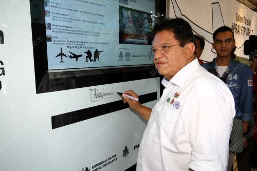 KL03_21814_DATUK_SERI_TENGKU_ADNAN_21082014