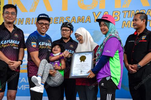 DATUK SERI DR WAN AZIZAH WAN ISMAIL