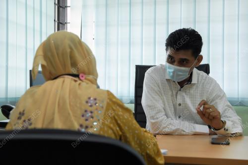 DR MOHD YUSOFF ISHAK