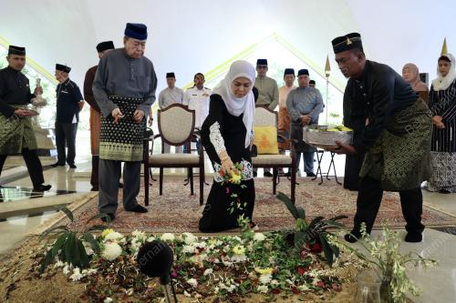 SULTAN SELANGOR SULTAN SHARAFUDDIN IDRIS SHAH
