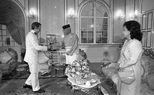 AGONG