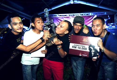 KL03_22122013_RAJA_BAND