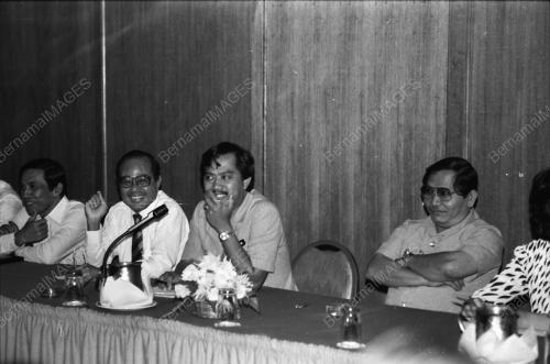 KL03_23012015_MAHYUDDIN_DAILOG