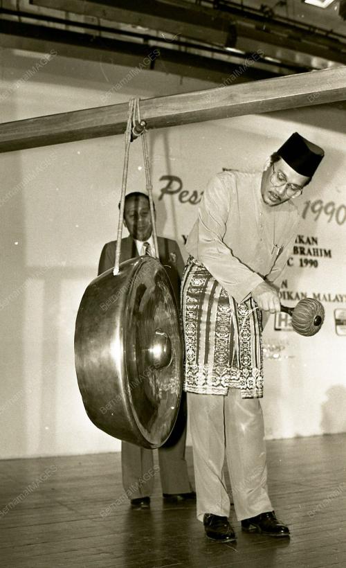 KL03_230390_PANTUN