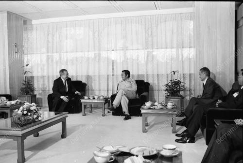 DR MAHATHIR MOHAMAD