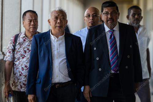 DATUK SERI BUNG MOKTAR RADIN
