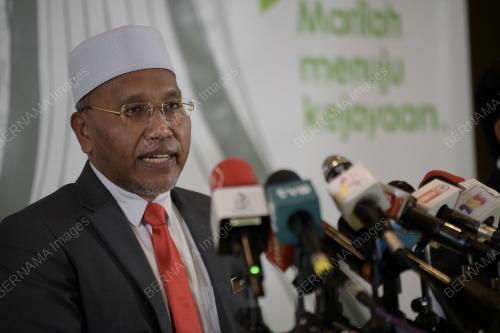 DATUK IDRIS AHMAD