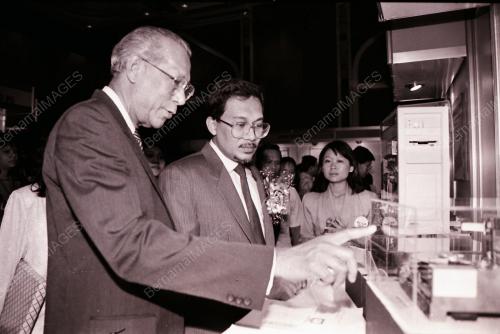 YB DATUK SERI ANWAR IBRAHIM