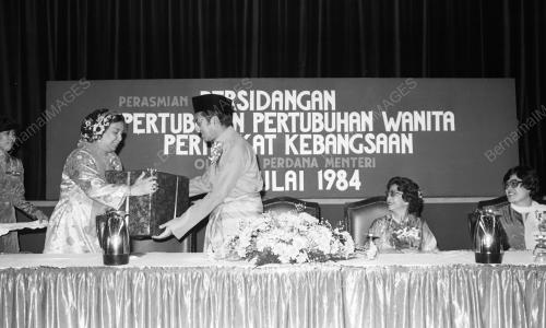 KL03_24082015_PERTUBUHAN_WANITA