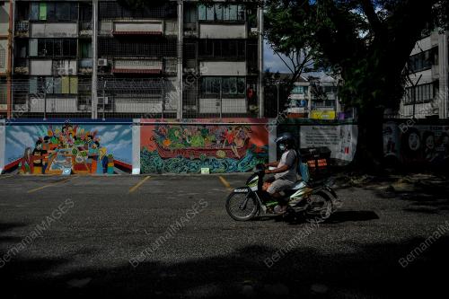 PENGHASILAN MURAL DAN GRAFITI PASAR BORONG KL