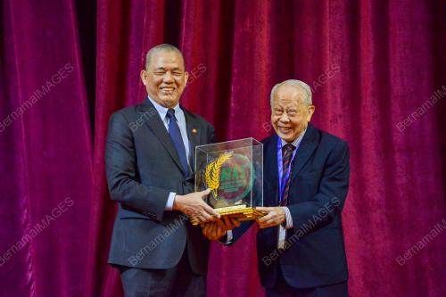 DATUK SERI FADILAH YUSOF