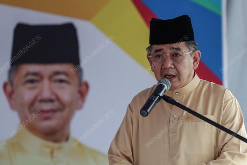 DATUK SERI SALAHUDDIN AYUB
