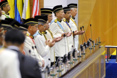 KL03_25062013_AGONG