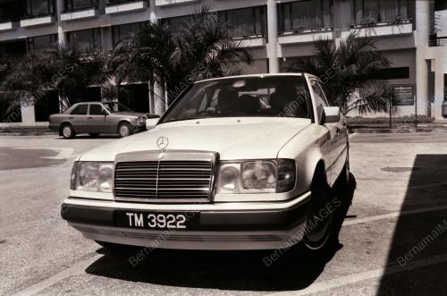 MERCEDES BENZ 250D