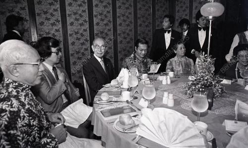 DR MAHATHIR MOHAMAD