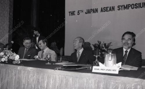 DR. MAHATHIR BIN MOHAMAD