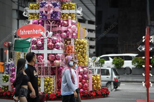 TINJAUAN HARI KRISMAS