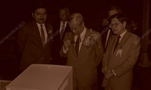 KL03_260390_IBM