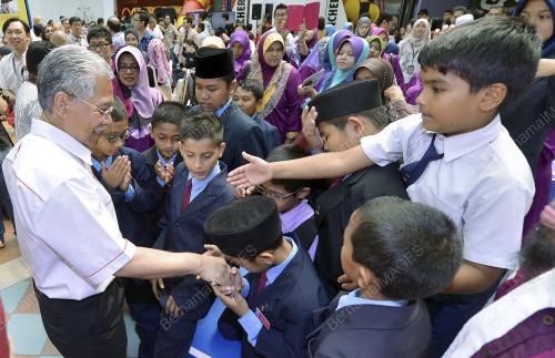 KL03_26042014_SAINS_FAIR