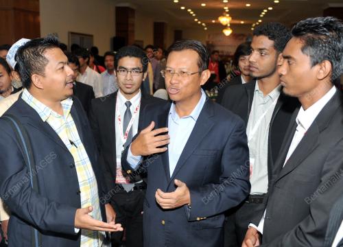 DATUK SERI AHMAD SHABERY CHEEK