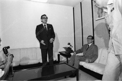 MENTERI