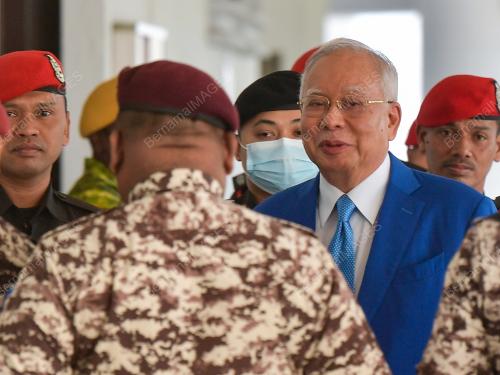 DATUK SERI NAJIB TUN RAZAK