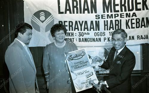 KL03_270690_LARIAN_MERDEKA