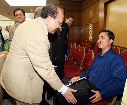 DR RAIS YATIM