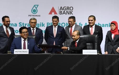 DATUK SERI AZMIN ALI