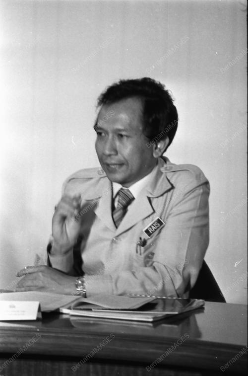 DR RAIS YATIM