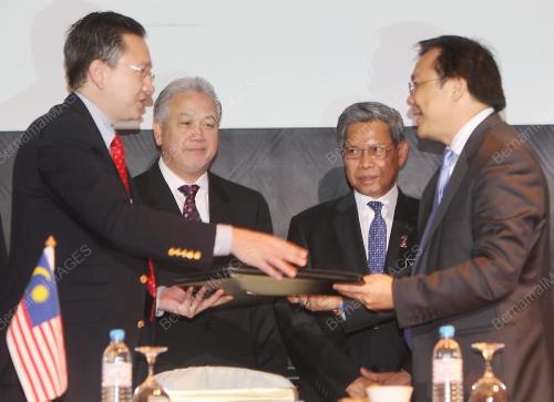 MUSTAPA MOHAMED