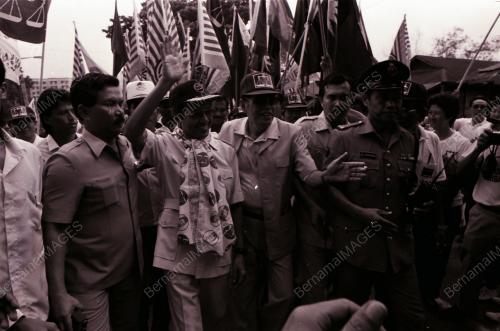 DATUK SERI DR. MAHATHIR BIN MOHAMAD