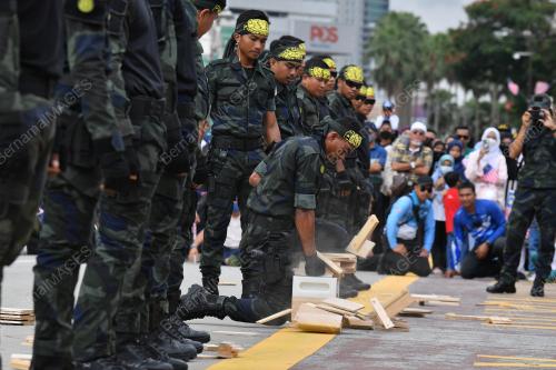 ROAD MARCH