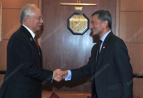KL03_29102015_PM_LUAR